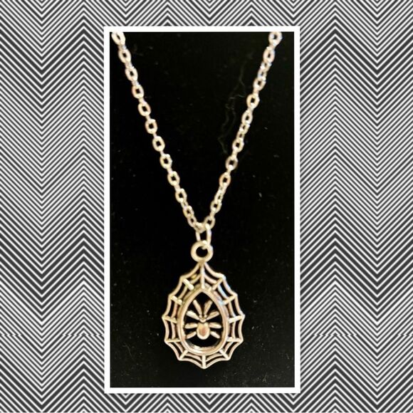 Spider Web Spider Charm Pendant & Necklace - Picture 1 of 1